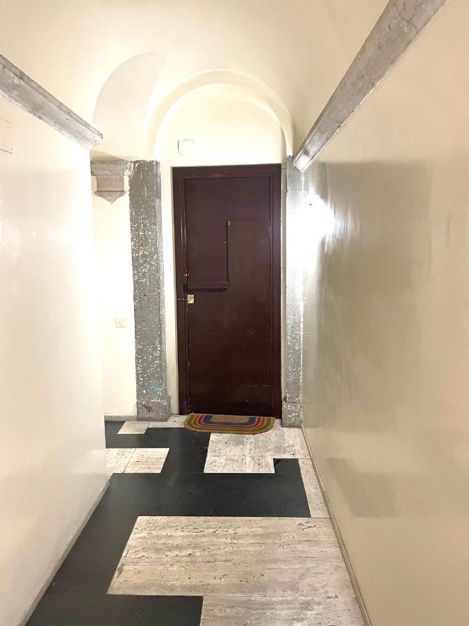 Hello Apartment Rom